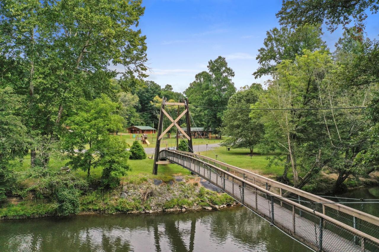 2 Separate Cabins Along A Peaceful Creek With Resort Amenities Ellijay Esterno foto